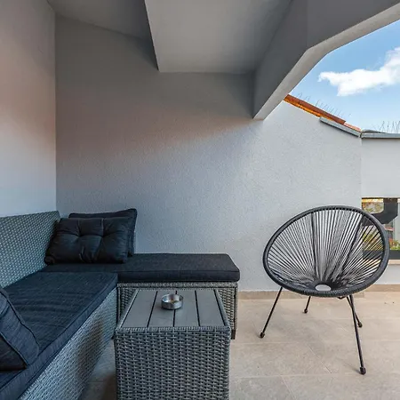 Apartment New One&only With Terrace Porec